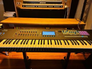 Roland Fantom 7 Estación de Trabajo