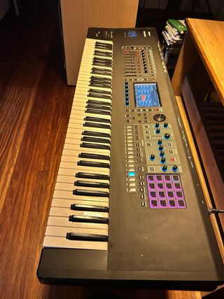 Roland Fantom 7 Estación de Trabajo