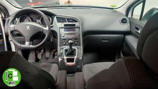 PEUGEOT 5008 Style 1.6 BlueHDi 120 7 plazas
