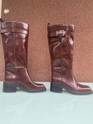 Botas altas Zara marrones con hebilla