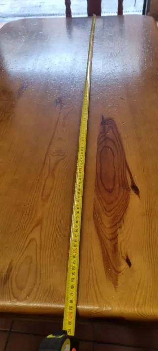 Mesa de comedor y 6 sillas de madera