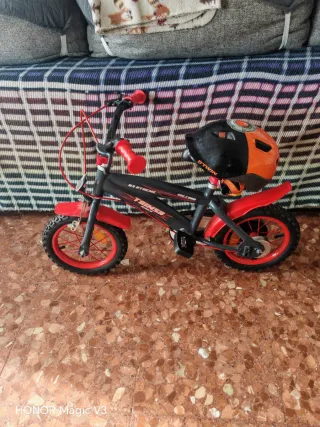 Bici infantil negra y roja