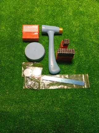 Juego Sellos Metal y Martillo