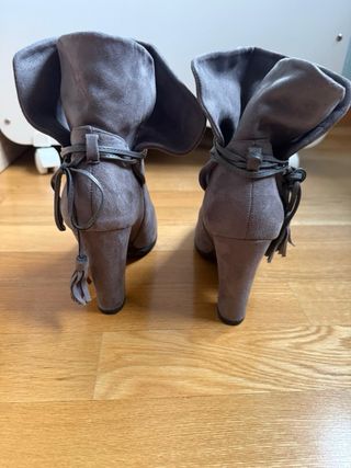 Botines grises talla 40