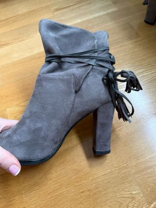 Botines grises talla 40