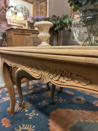 Mesa de comedor antigua