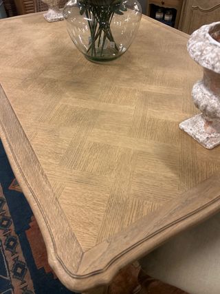 Mesa de comedor antigua