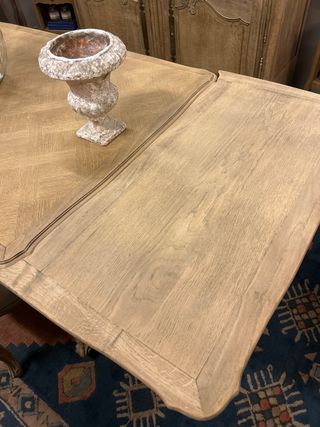 Mesa de comedor antigua