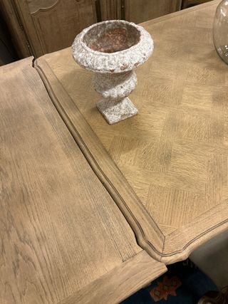 Mesa de comedor antigua