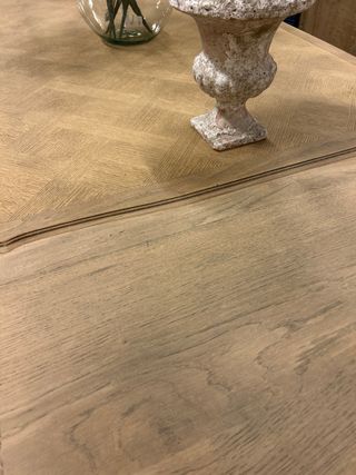 Mesa de comedor antigua