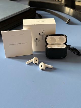 Airpods 4 con ANC + cover magnetica ESR