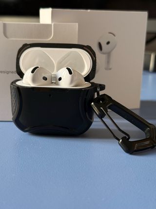 Airpods 4 con ANC + cover magnetica ESR