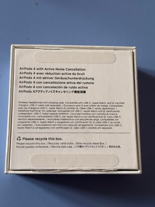 Airpods 4 con ANC + cover magnetica ESR