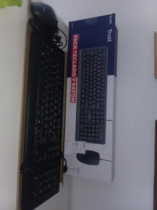 Pack Teclado y Ratón Trust T-250 Negro