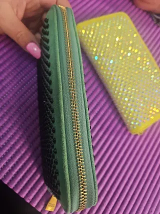 Billetera mujer piel con brillantes 20x12cm 18€