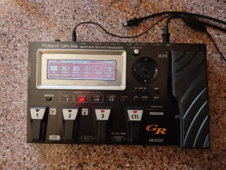 Pedalera Roland GR-55 Guitar Synthesizer