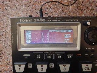 Pedalera Roland GR-55 Guitar Synthesizer