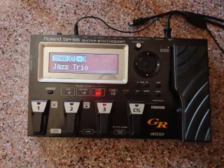 Pedalera Roland GR-55 Guitar Synthesizer