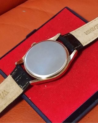 Reloj Certina Dorado y Negro