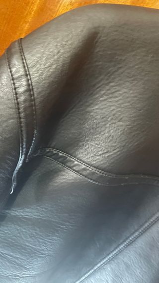 Cazadora negra con borreguito