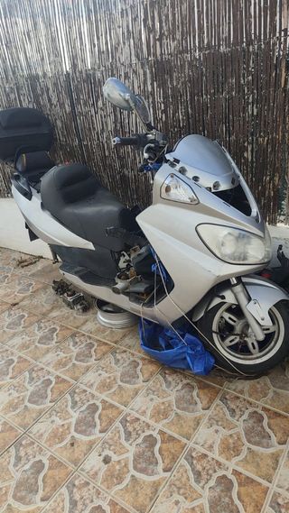 Daelim 125 Maxi Scooter
