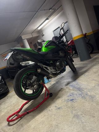 Kawasaki Z800 Negra y Verde para A2
