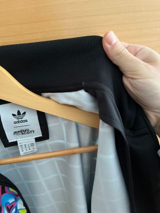 Chaqueta Adidas x Jeremy Scott Edición Limitada