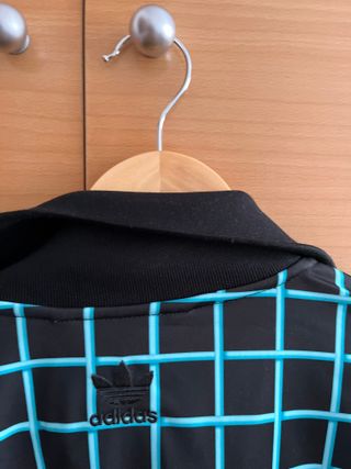 Chaqueta Adidas x Jeremy Scott Edición Limitada