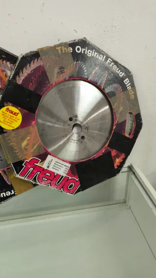 Dos discos de corte Freud 350mm