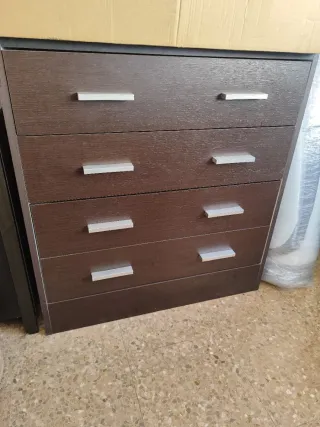 Cómoda/cajonera marrón oscuro