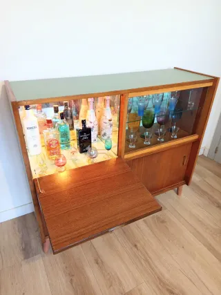 VITRINA BAR VINTAGE.