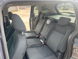 Ford Grand C-MAX 2012