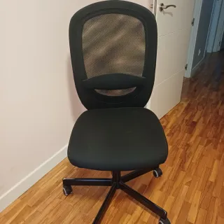 Silla de escritorio negra