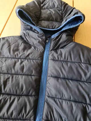 Chaqueta niño azul con capucha