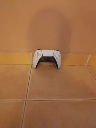 PS5 Slim con 2 juegos y mando