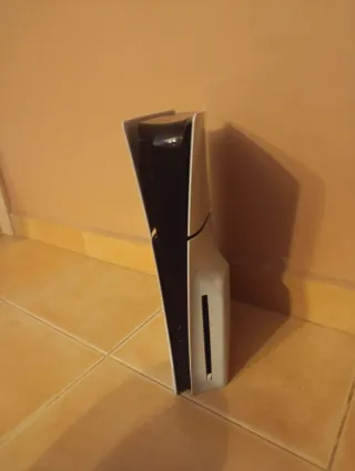 PS5 Slim con 2 juegos y mando