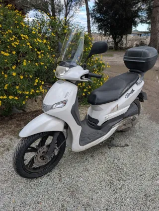 Peugeot Tweet 125cc Blanca