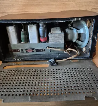 Radio Antigua Super Modelo 556