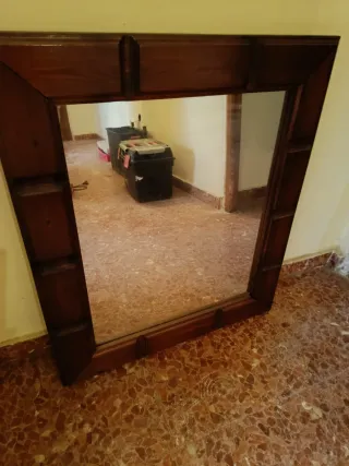 Espejo de madera con marco