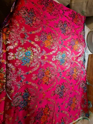 Tela bordada seda y dorado 50x60 cm