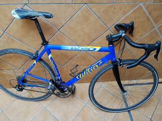 Bicicleta de carretera Wilier azul