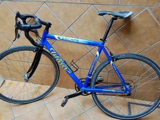 Bicicleta de carretera Wilier azul
