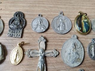 Lote de medallas religiosas antiguas