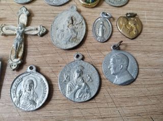 Lote de medallas religiosas antiguas