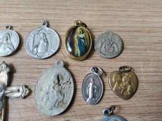 Lote de medallas religiosas antiguas