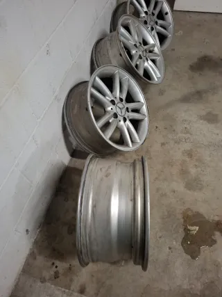 Llantas Mercedes R16