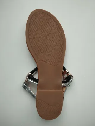 Sandalias M&M Negras y Plateadas