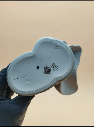 Nao Lladró "Chica junto al mar" porcelana