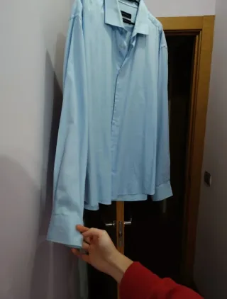 Camisa de Cortefiel.