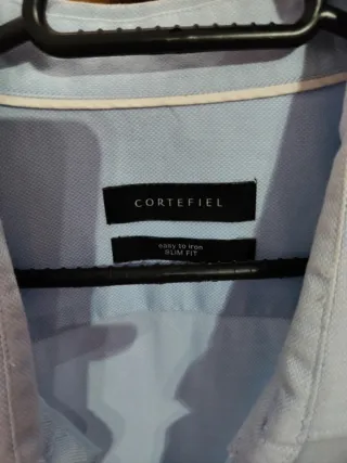 Camisa de Cortefiel.